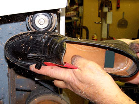Huntingdale Shoe Repairs & Clothing Alteration